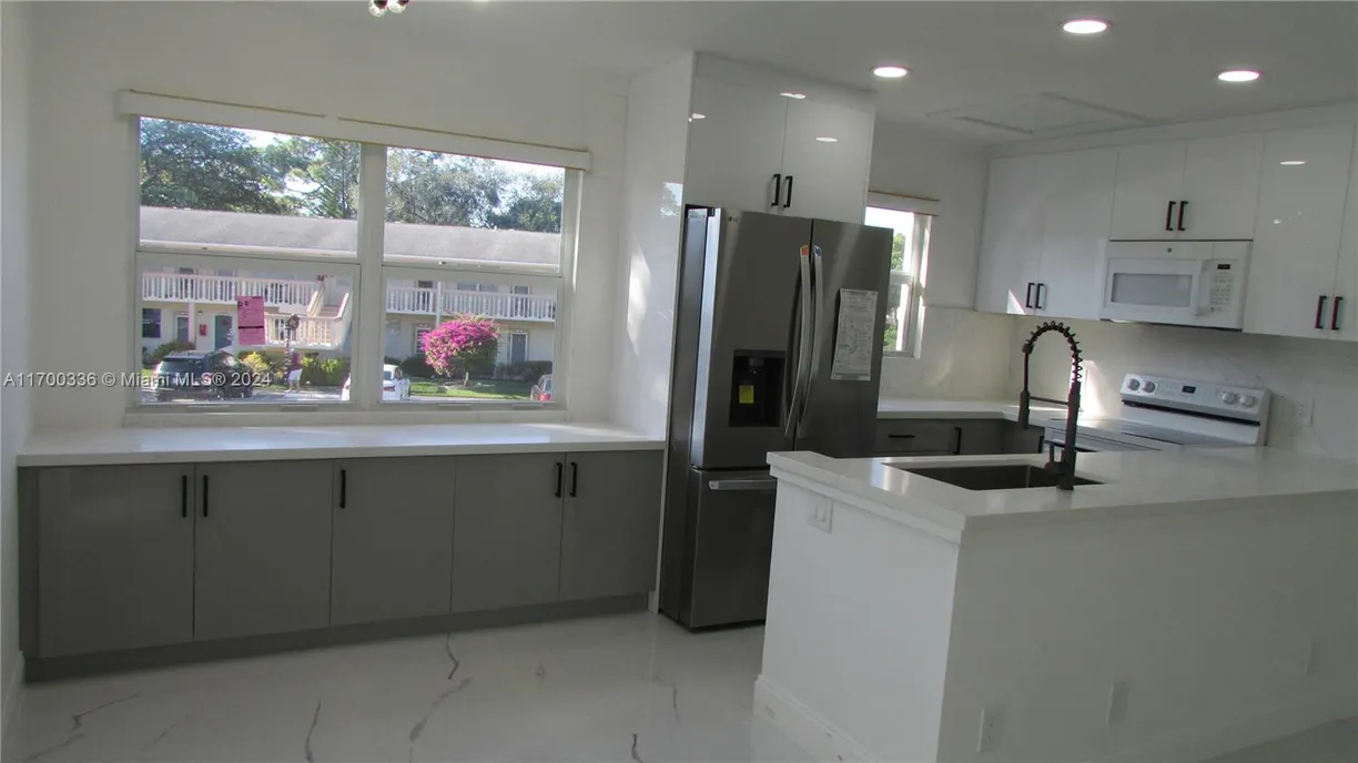 South Florida Real Estate | View 115 Ventnor F, 115 | Listing