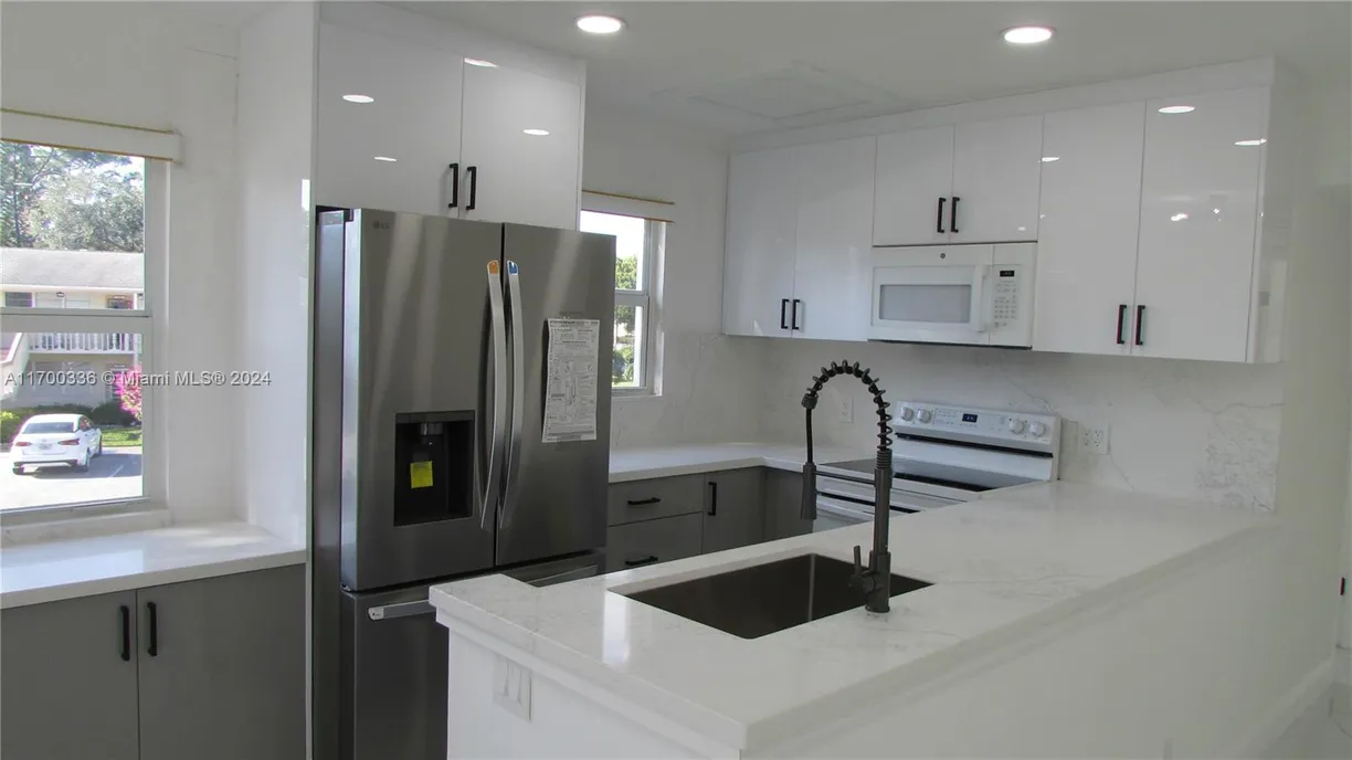 South Florida Real Estate | View 115 Ventnor F, 115 | 2 Beds, 1 Bath