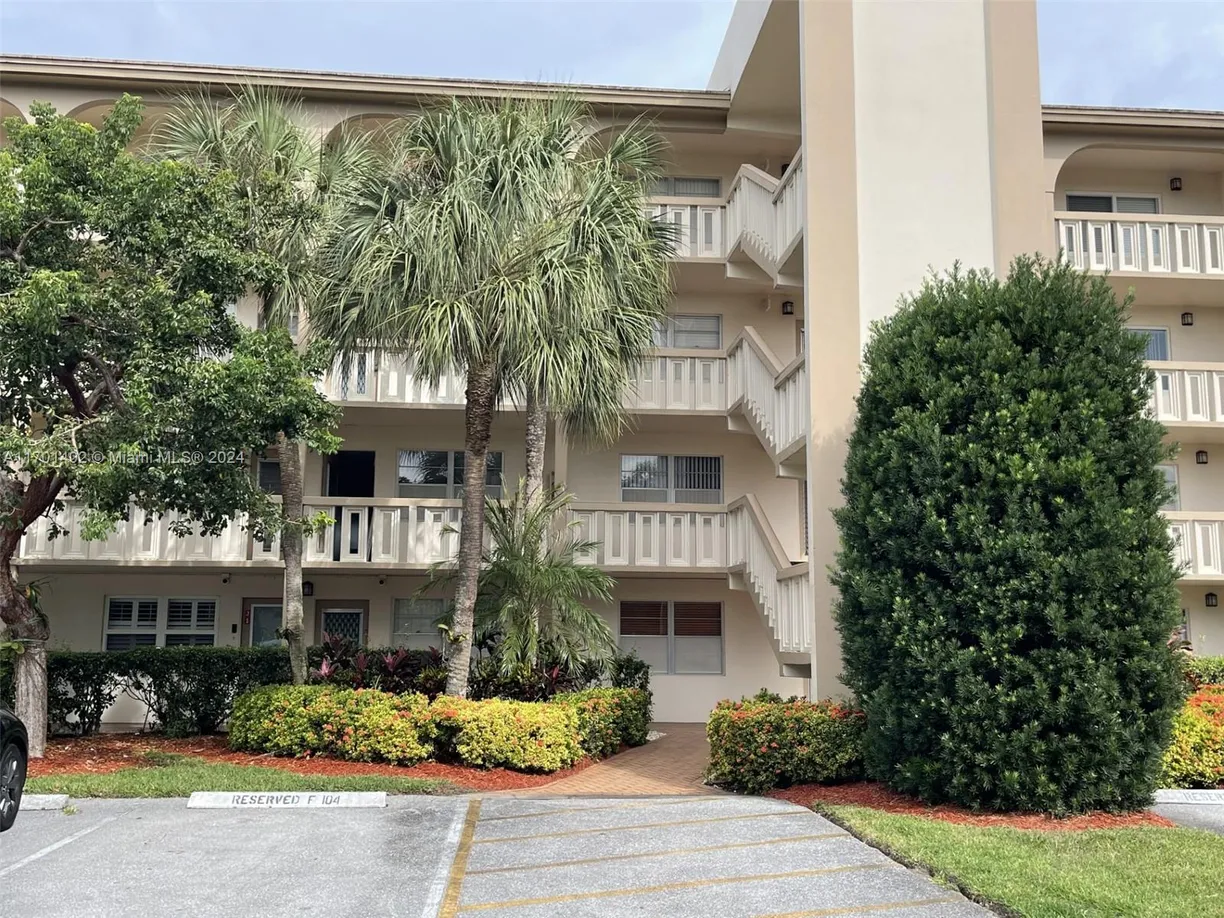 South Florida Real Estate | View 4301 Martinique Cir, K2 | 2 Beds, 2 Baths