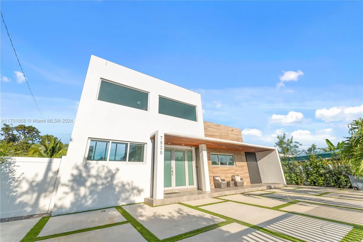 South Florida Real Estate | View 7525 Buccaneer Ave | Listing
