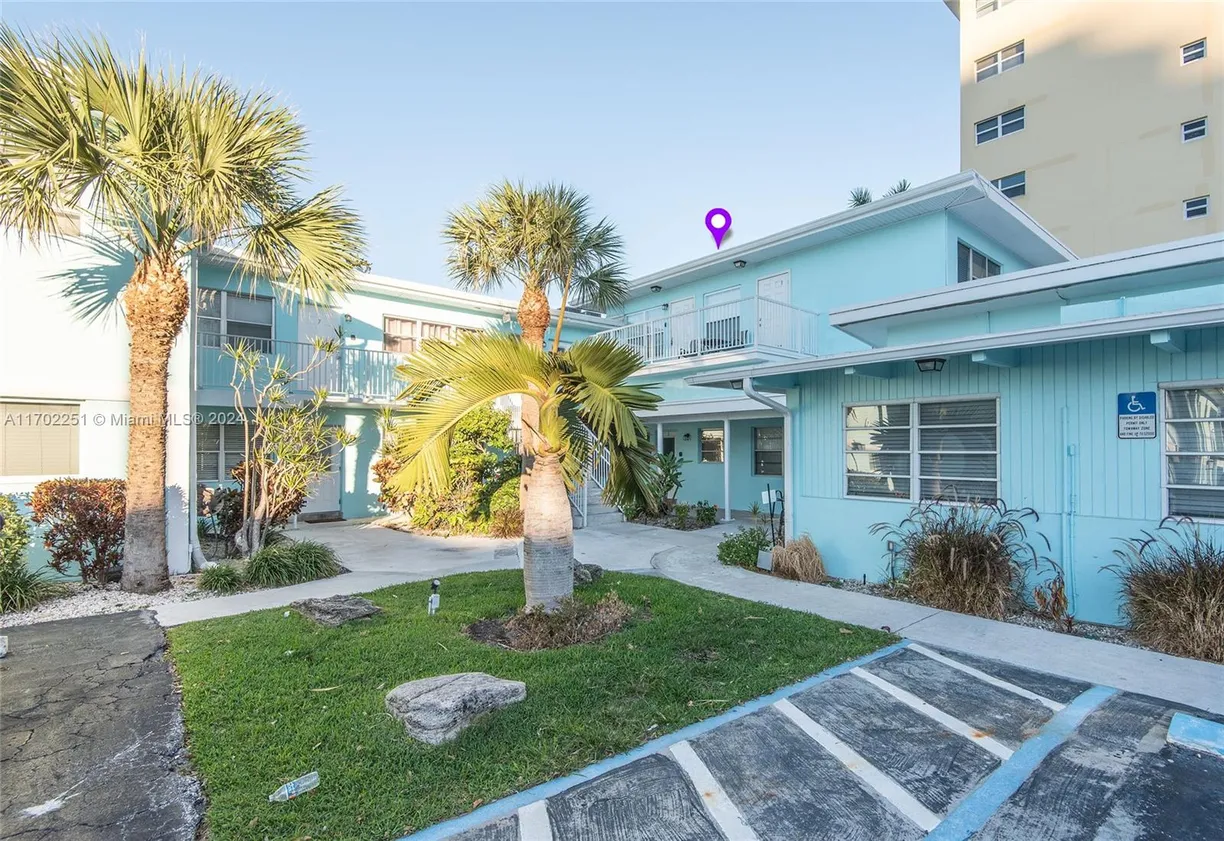 South Florida Real Estate | View 605 N Riverside Dr, 10 | 1 Bed, 1 Bath