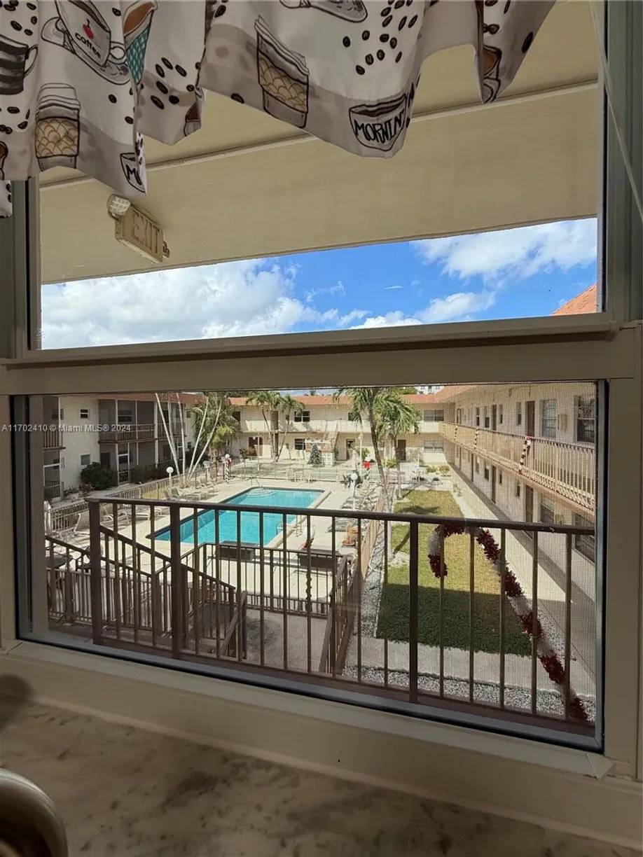 South Florida Real Estate | View 415 NE 2nd St, 201 | 2 Beds, 2 Baths