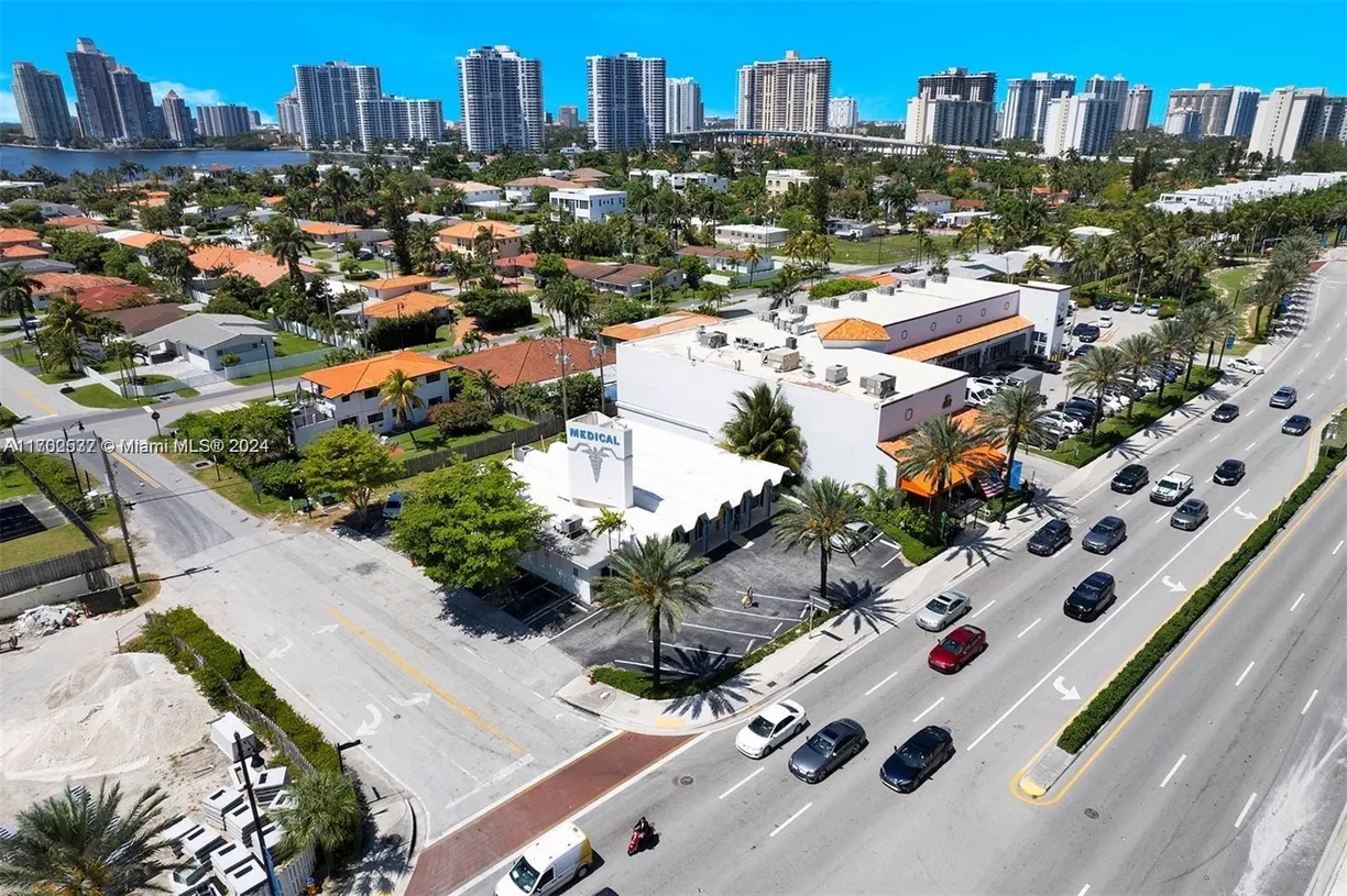 South Florida Real Estate | View 18600 Collins Ave | Listing