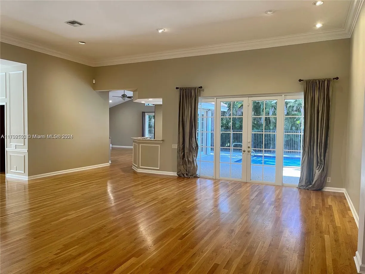 South Florida Real Estate | View 1207 S Manor Dr S | Listing