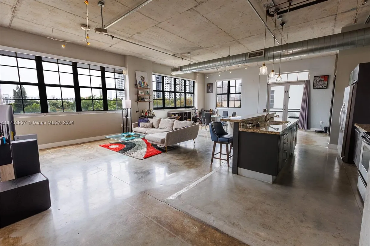 South Florida Real Estate | View 435 N Andrews Ave, 301 | 2 Beds, 2 Baths