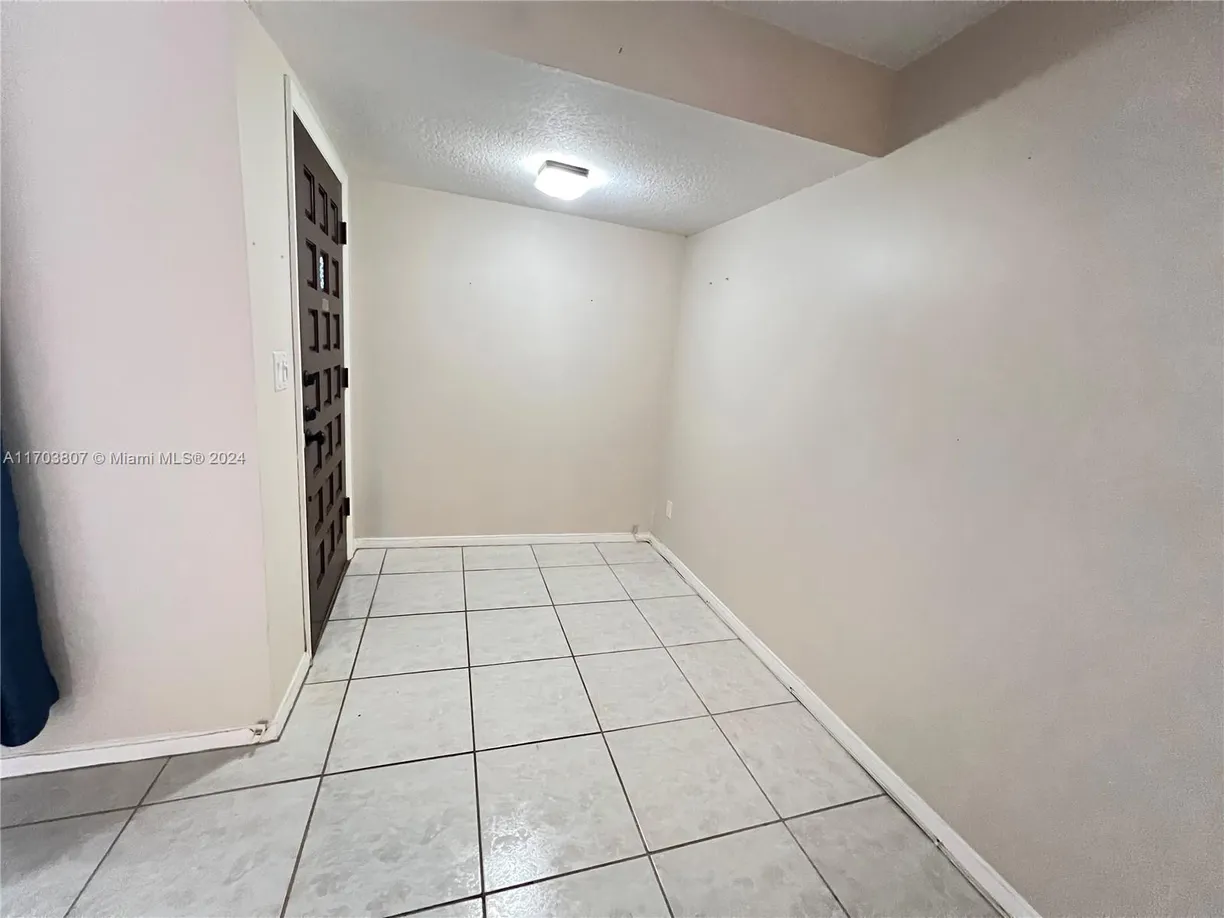 South Florida Real Estate | View 1325 N 15th Ave, 23 | Listing