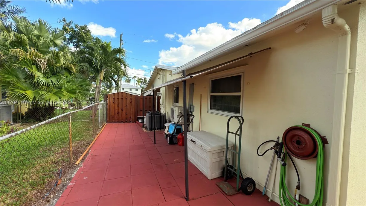 South Florida Real Estate | View 4421 SW 33rd Ave | Listing
