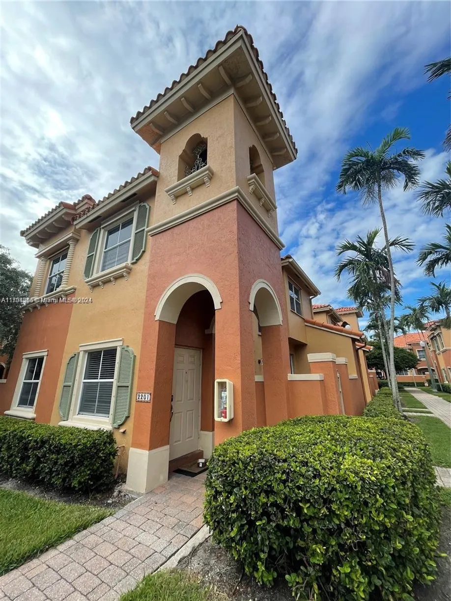 South Florida Real Estate | View 2201 Clipper Pl, 5405 | 3 Beds, 2 Baths