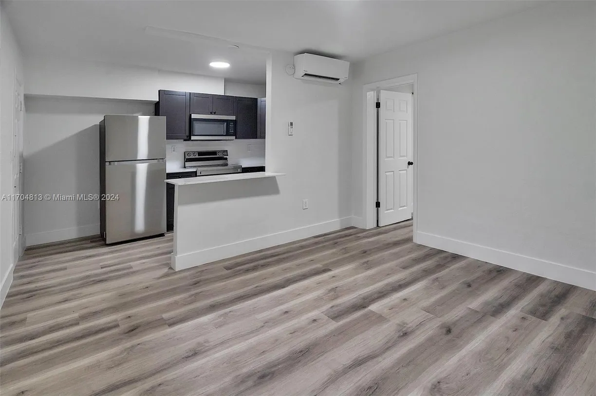 South Florida Real Estate | View 4037 SW 65th Ave, 8 | 1 Bed, 1 Bath