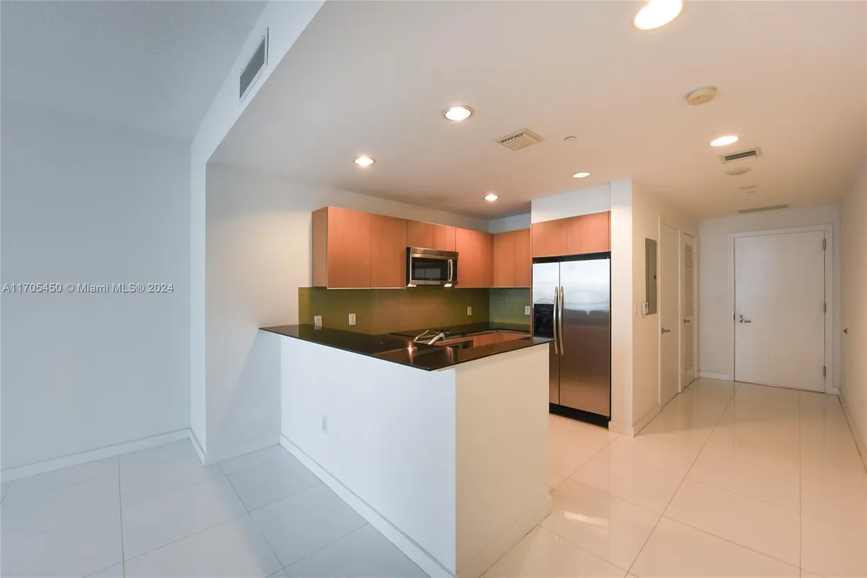 South Florida Real Estate | View 1060 Brickell Ave, 1715 | Listing