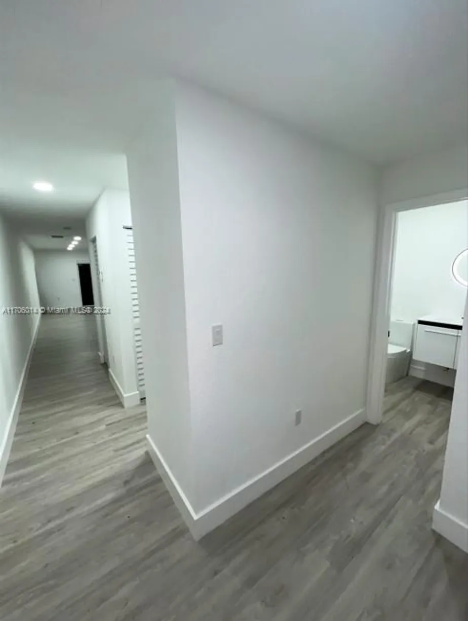 South Florida Real Estate | View 972 N 18th Ct, 972 | Listing