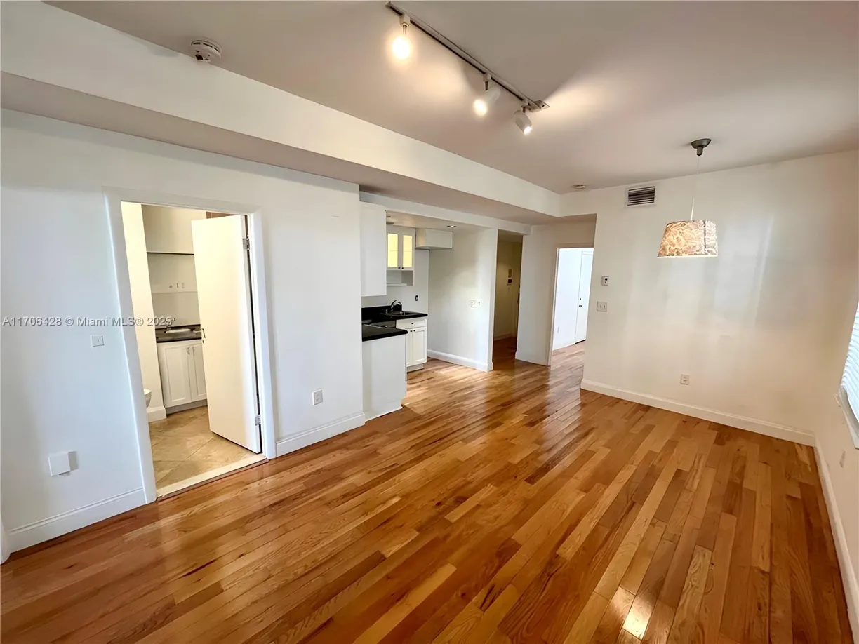 South Florida Real Estate | View 1117 Euclid Ave, 102 | 2 Beds, 1 Bath
