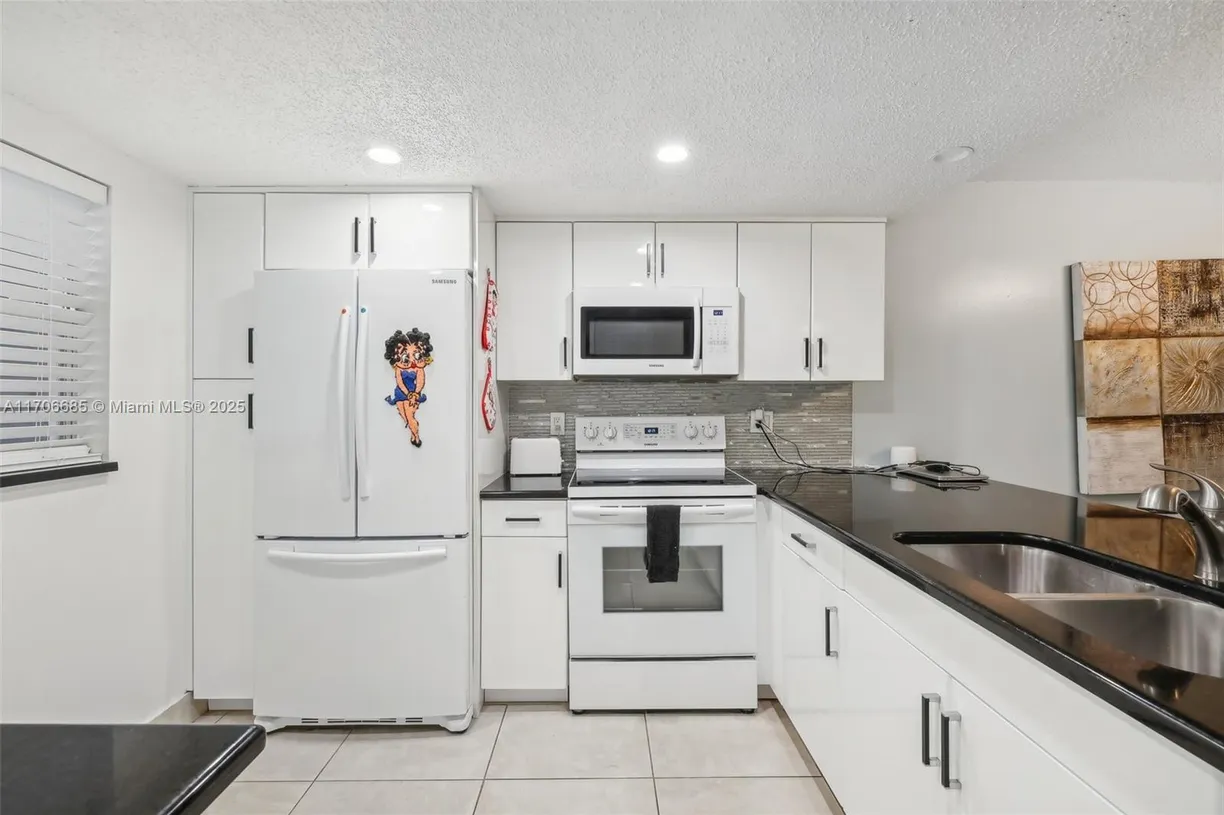 South Florida Real Estate | View 3170 Holiday Springs Blvd, 6-108 | Listing