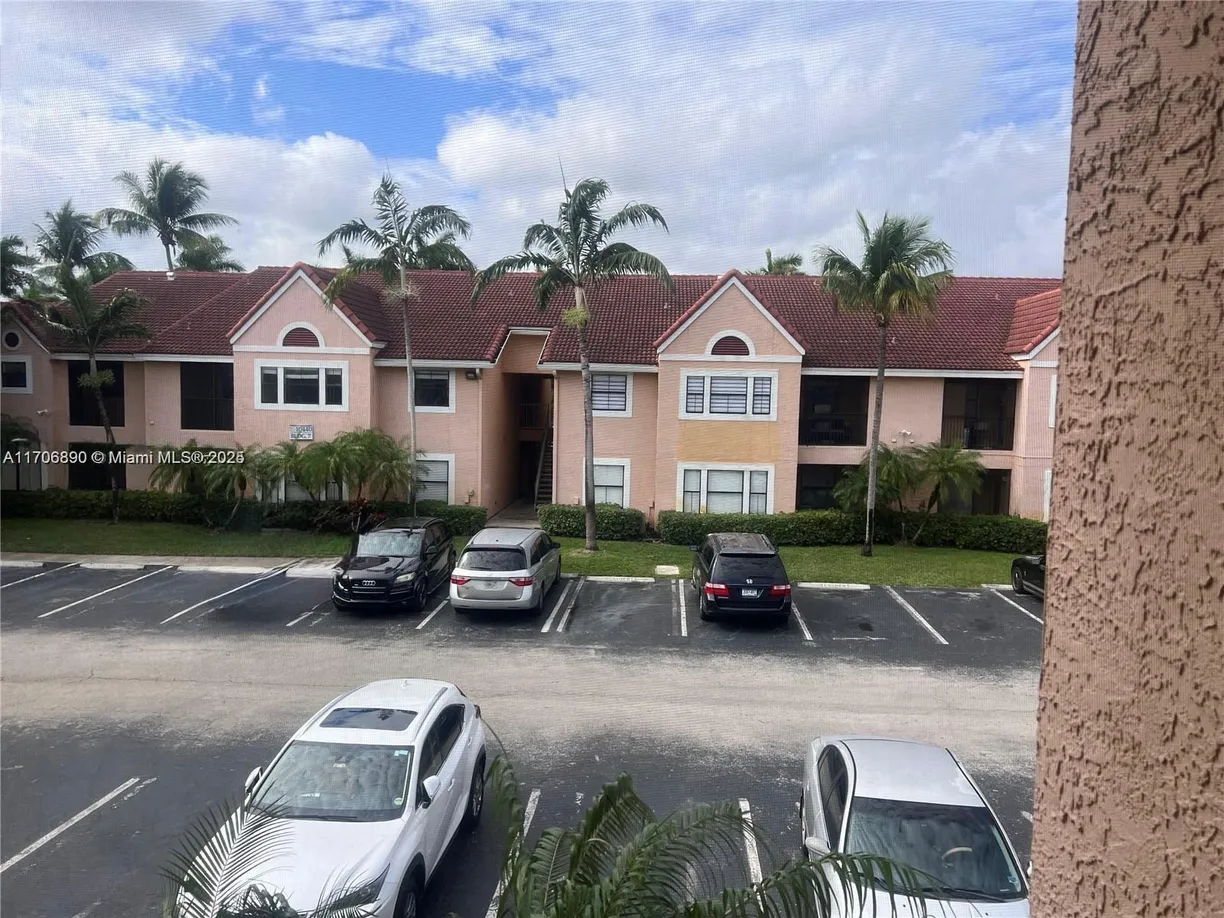 South Florida Real Estate | View 10441 SW 156th, 425 | 1 Bed, 1 Bath