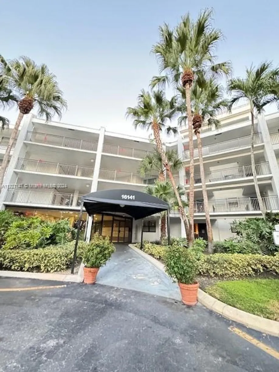 South Florida Real Estate | View 16141 Blatt Blvd, 402 | 2 Beds, 2 Baths