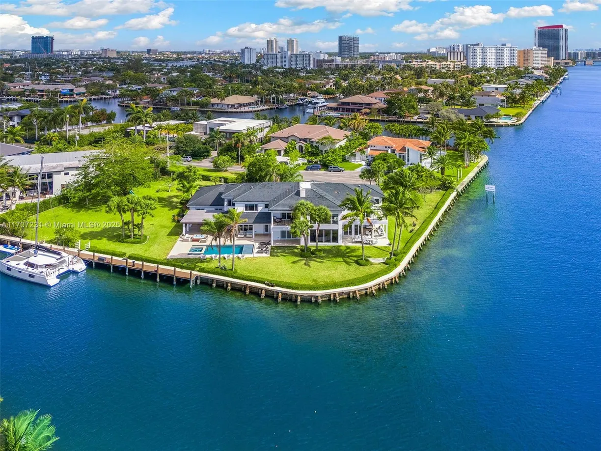 South Florida Real Estate | View 101 Holiday Dr | 7 Beds, 9 Baths