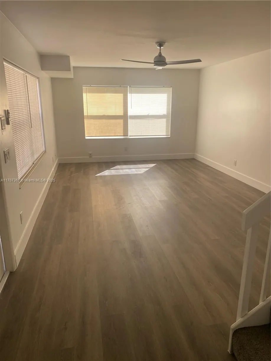 South Florida Real Estate | View 3107 Kingston Ct, 1C | Listing