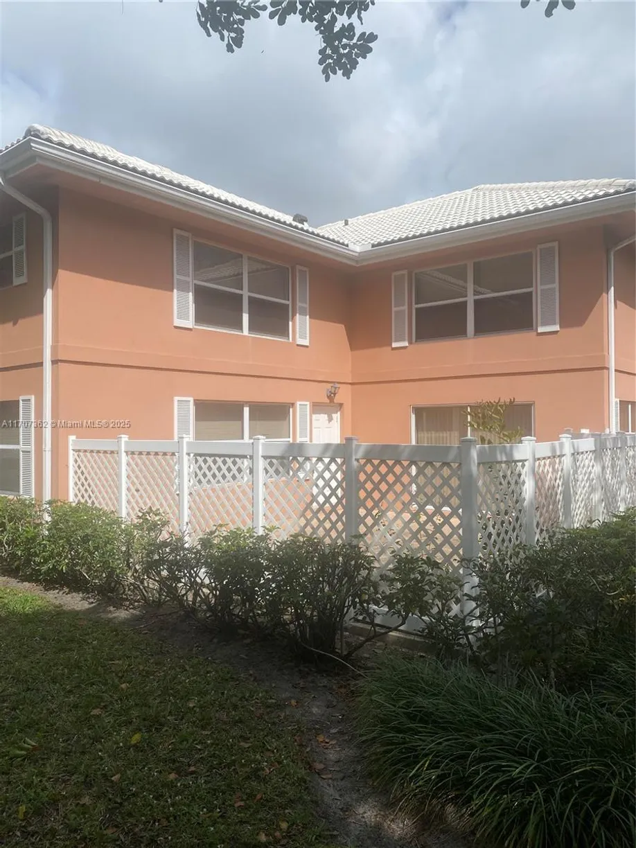 South Florida Real Estate | View 3107 Kingston Ct, 1C | 2 Beds, 2 Baths