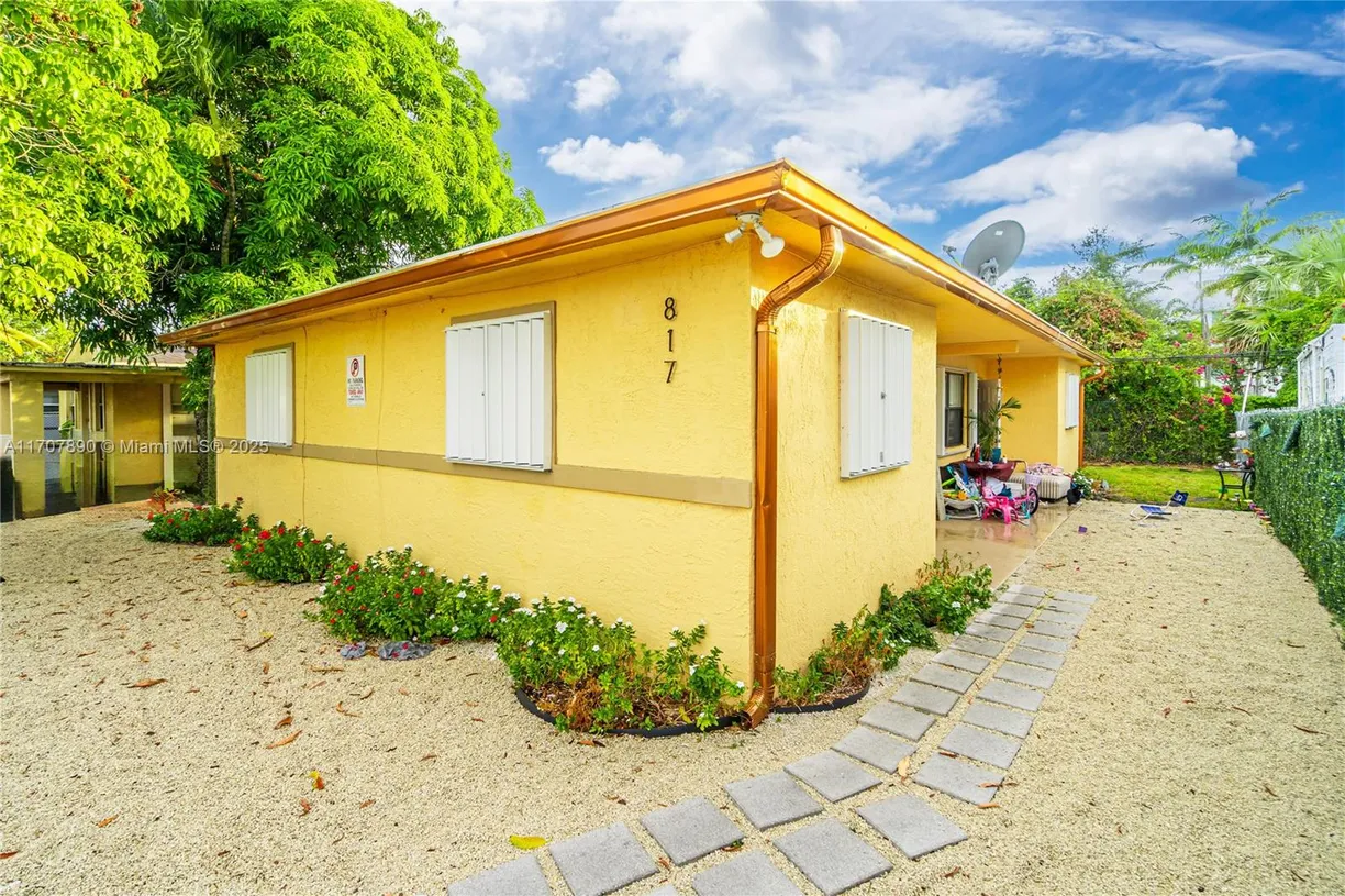 South Florida Real Estate | View 817 NW 12th ave