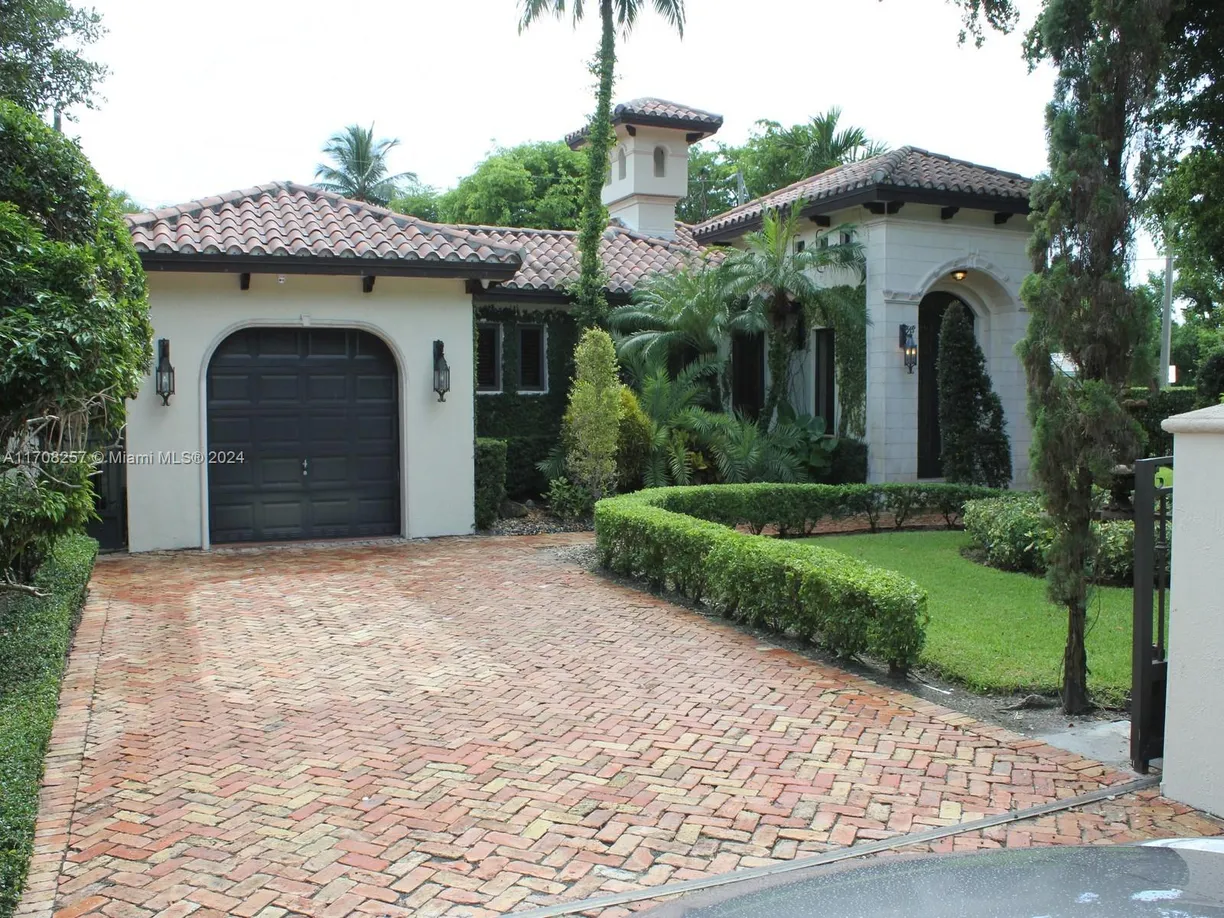 South Florida Real Estate | View 5329 Granada Blvd | 4 Beds, 3 Baths