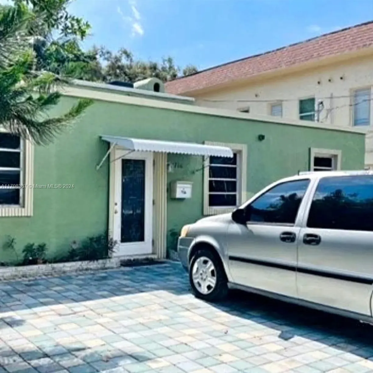 South Florida Real Estate | View 716 NE 127th St, 3 | 1 Bed, 1 Bath