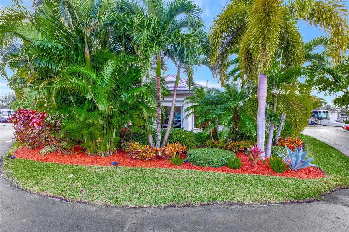 South Florida Real Estate | View 536 N Cortez Dr | Listing