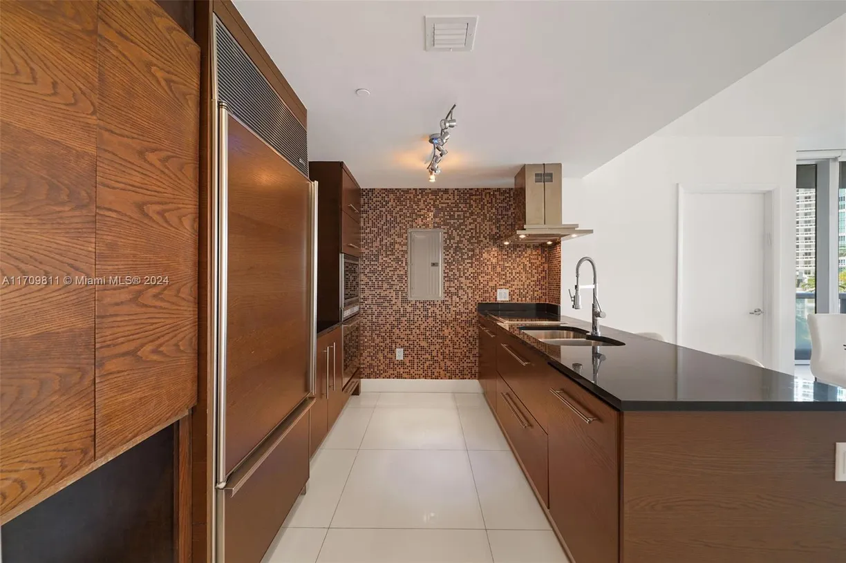 South Florida Real Estate | View 495 Brickell Ave, 402 | 2 Beds, 2 Baths