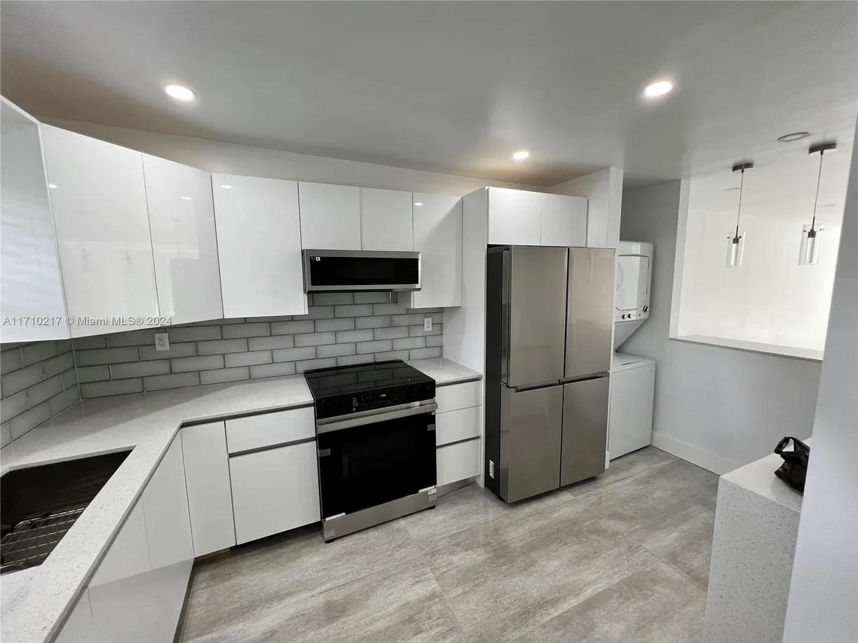 South Florida Real Estate | View 6080 NW 44th St, 314 | 2 Beds, 2 Baths
