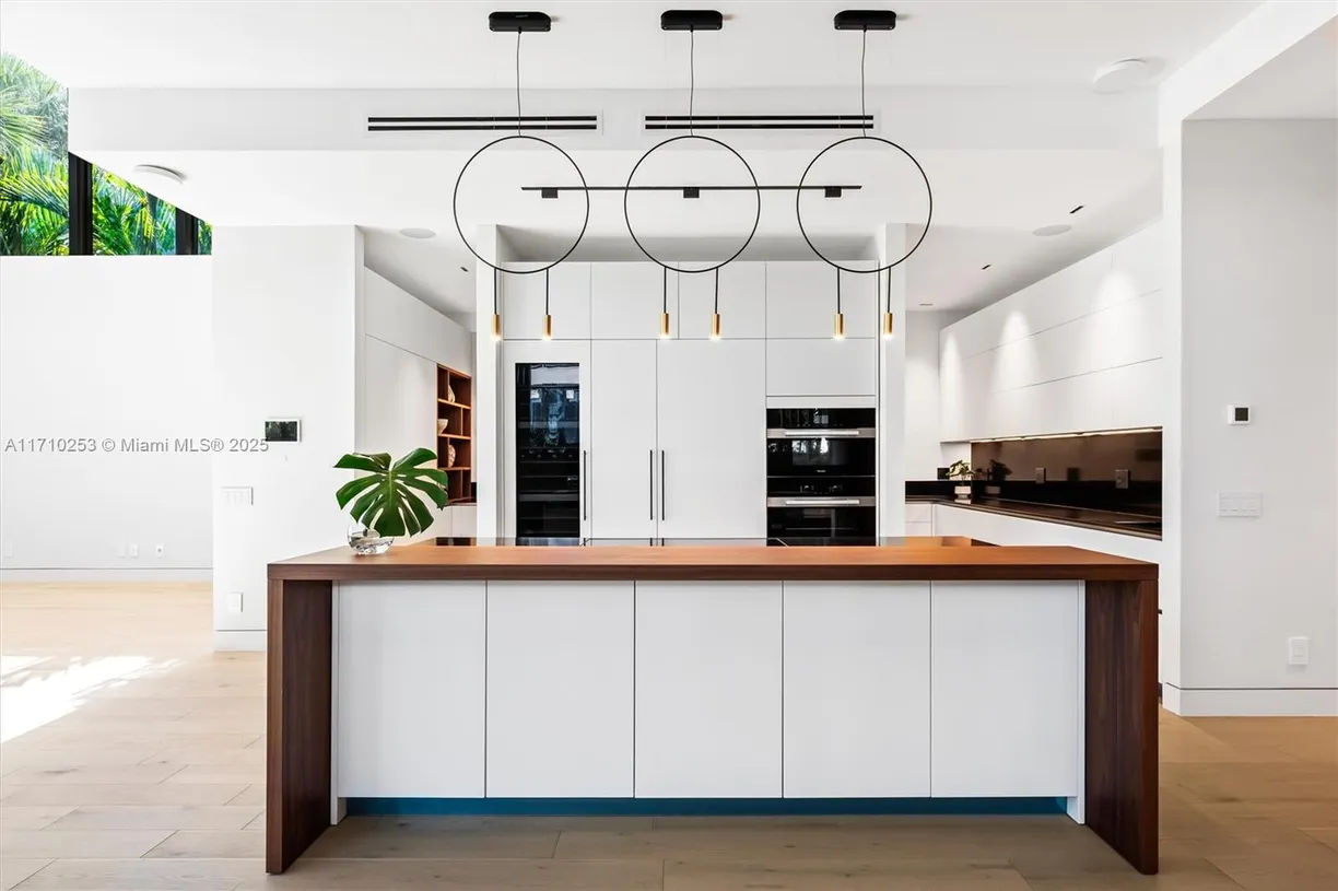 South Florida Real Estate | View 3306 NE 16th St | Listing
