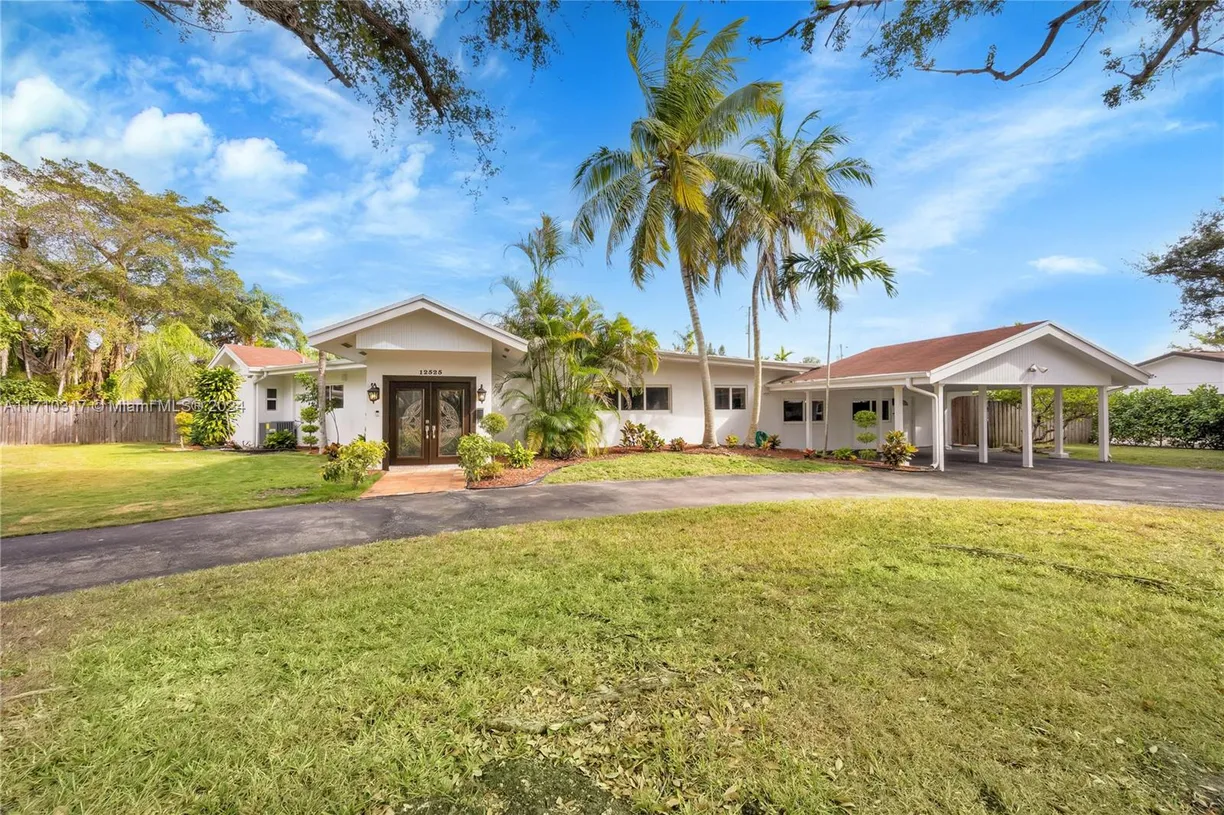 South Florida Real Estate | View 12525 SW 72nd Ave | 5 Beds, 4 Baths