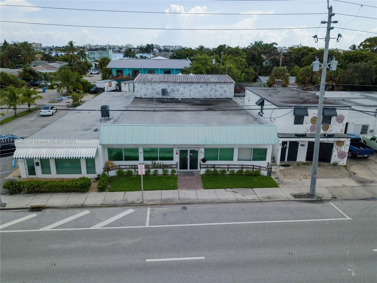 South Florida Real Estate | View 610 N Dixie Hwy | Listing