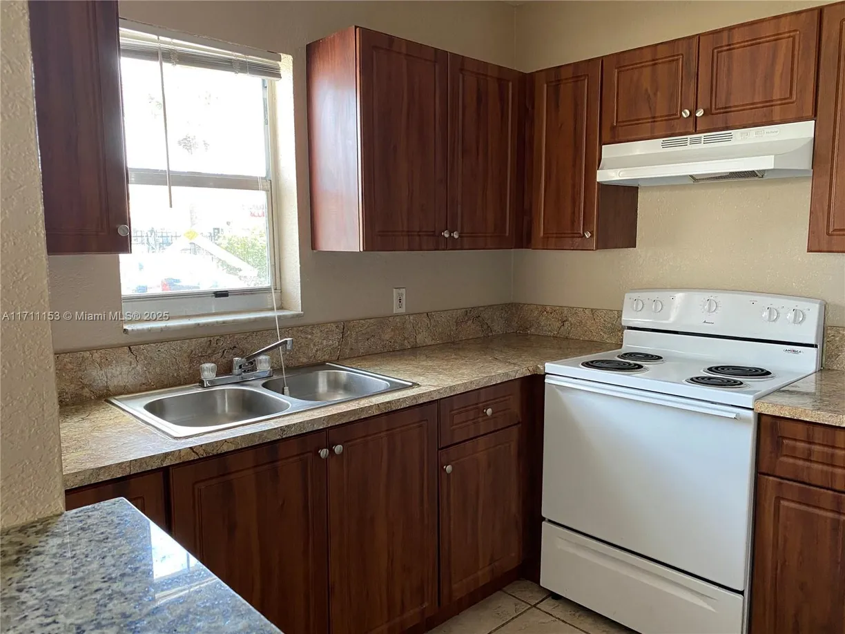 South Florida Real Estate | View  | 1 Bed, 1 Bath