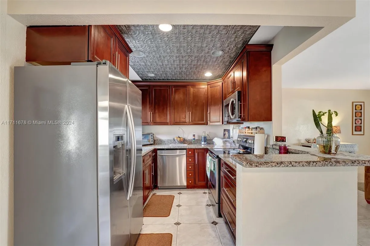 South Florida Real Estate | View 412 SW Natura Ave | Listing
