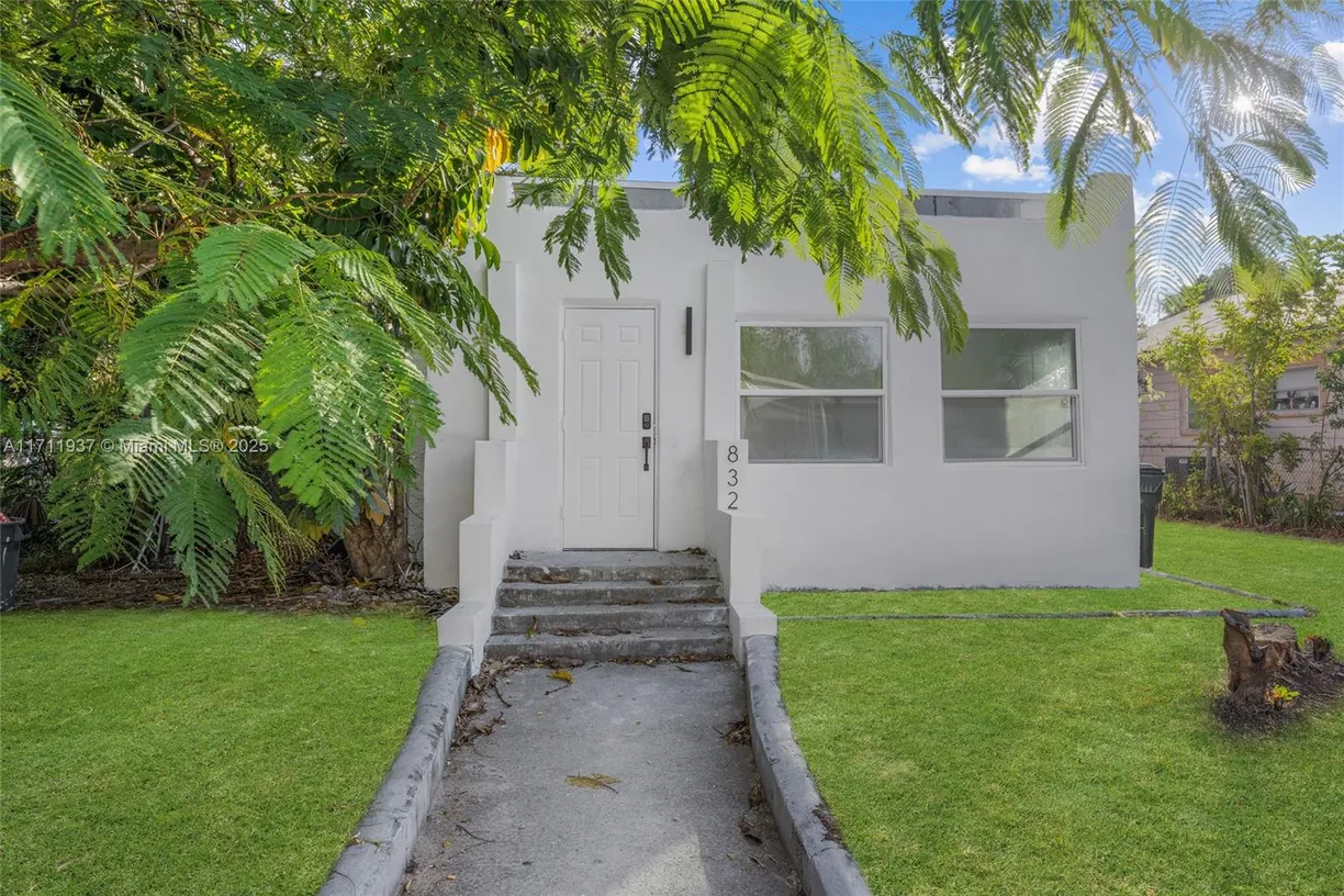 South Florida Real Estate | View 832 N C St | 3 Beds, 1 Bath