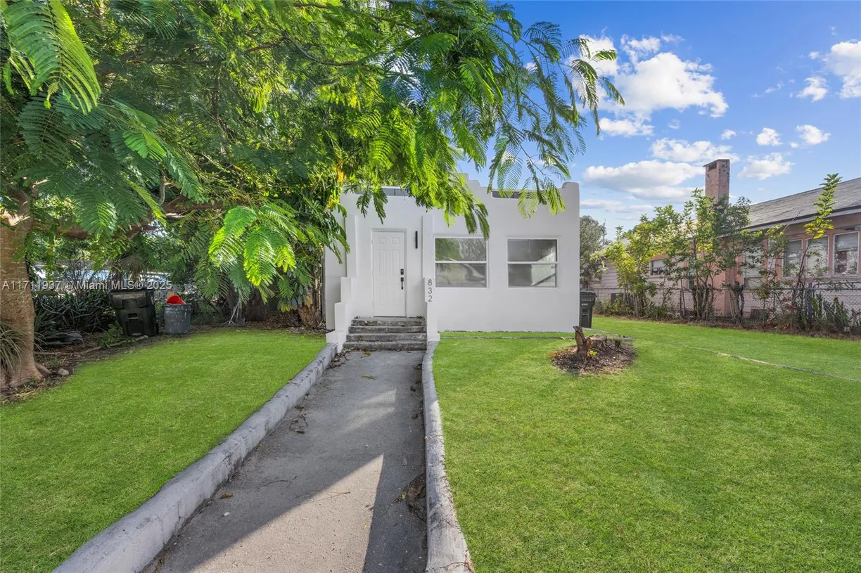 South Florida Real Estate | View 832 N C St | Listing