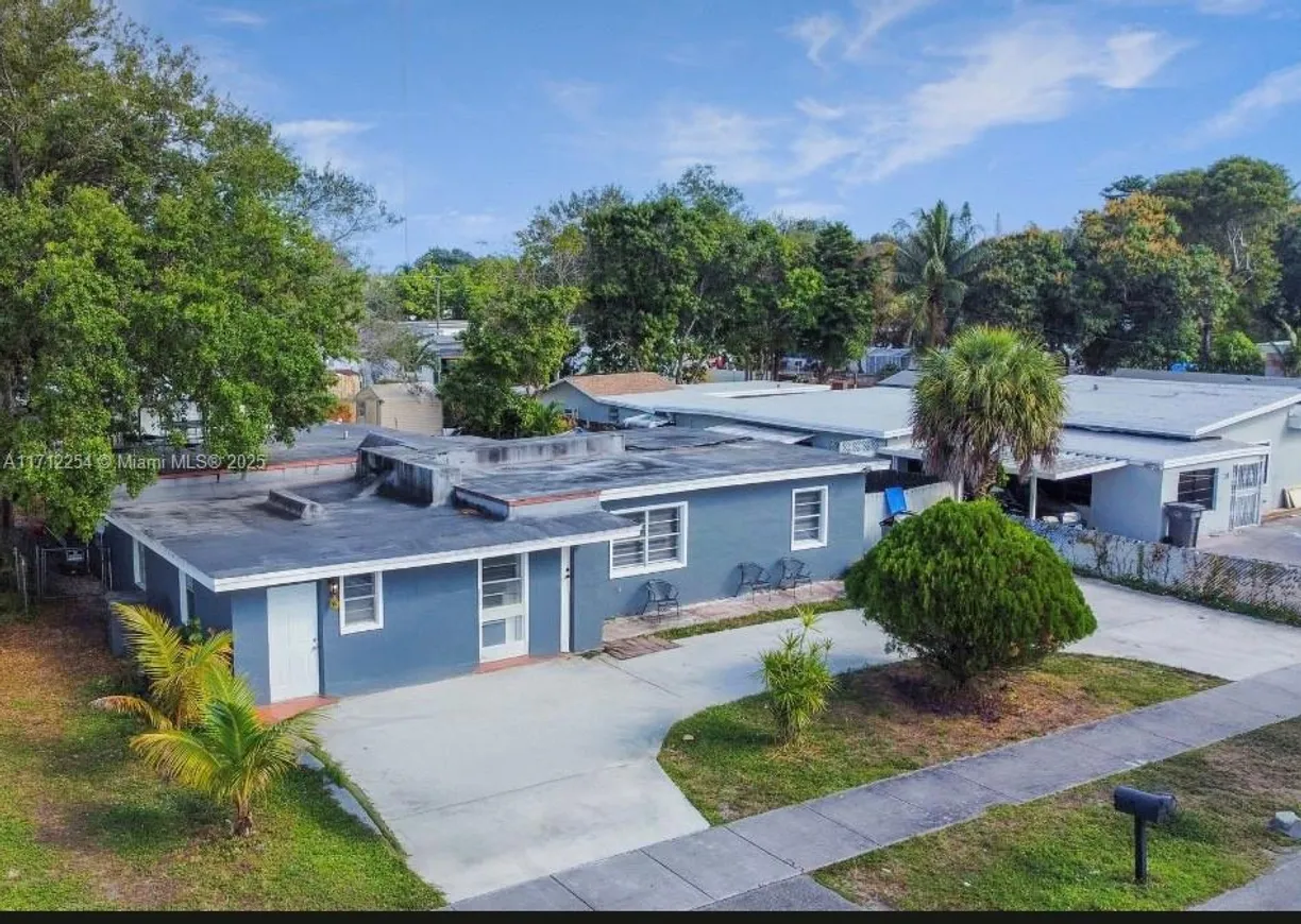 South Florida Real Estate | View 29 Edmund Rd | 5 Beds, 4 Baths