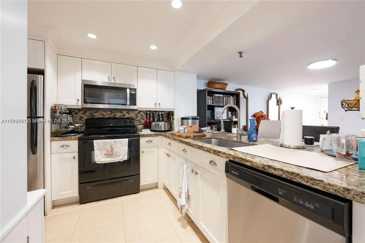 South Florida Real Estate | View 1621 Collins Ave, 302 | Listing