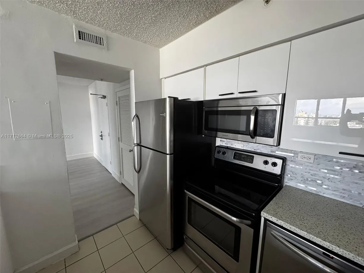 South Florida Real Estate | View 1500 Bay Rd, 1070S | 2 Beds, 2 Baths