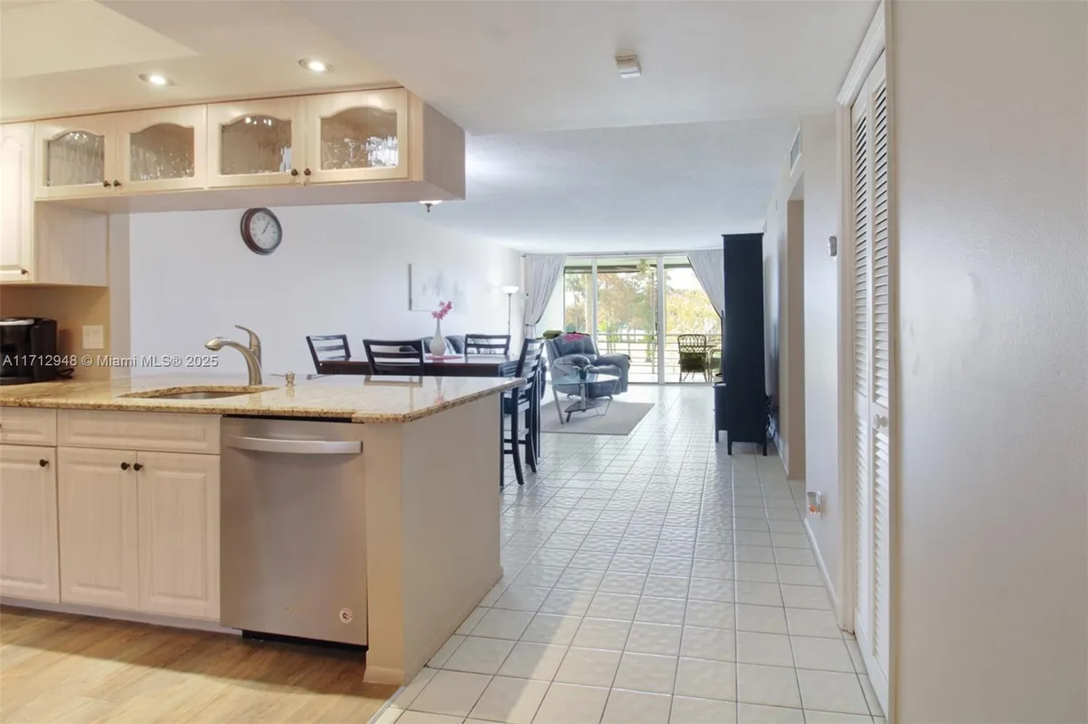 South Florida Real Estate | View 605 Oaks Dr, 305 | Listing