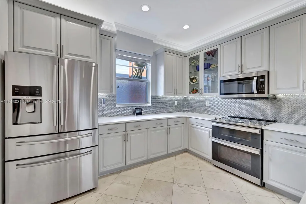 South Florida Real Estate | View 1033 NE 17th Way, 704 | Listing