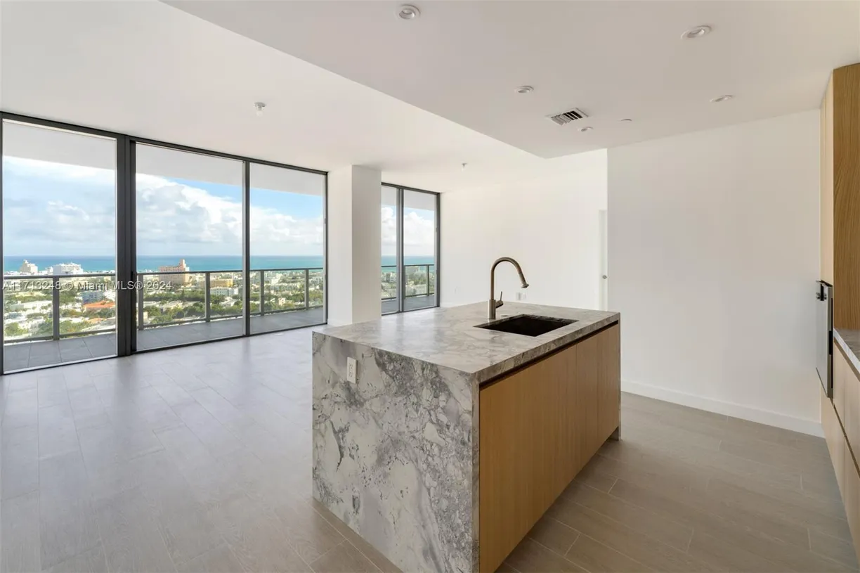 South Florida Real Estate | View 500 Alton Rd, 2207 | Listing