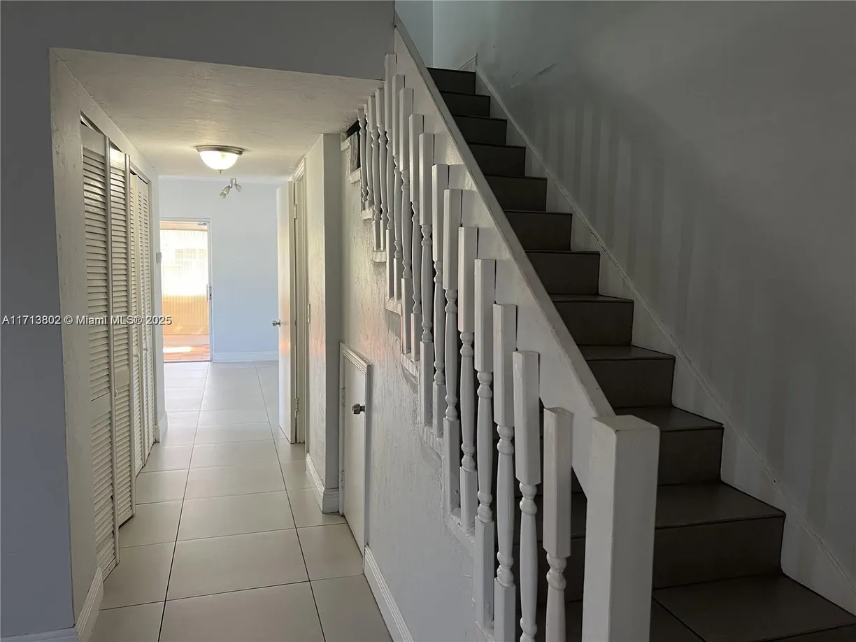 South Florida Real Estate | View 6612 SW 41st St, 6612 | Listing