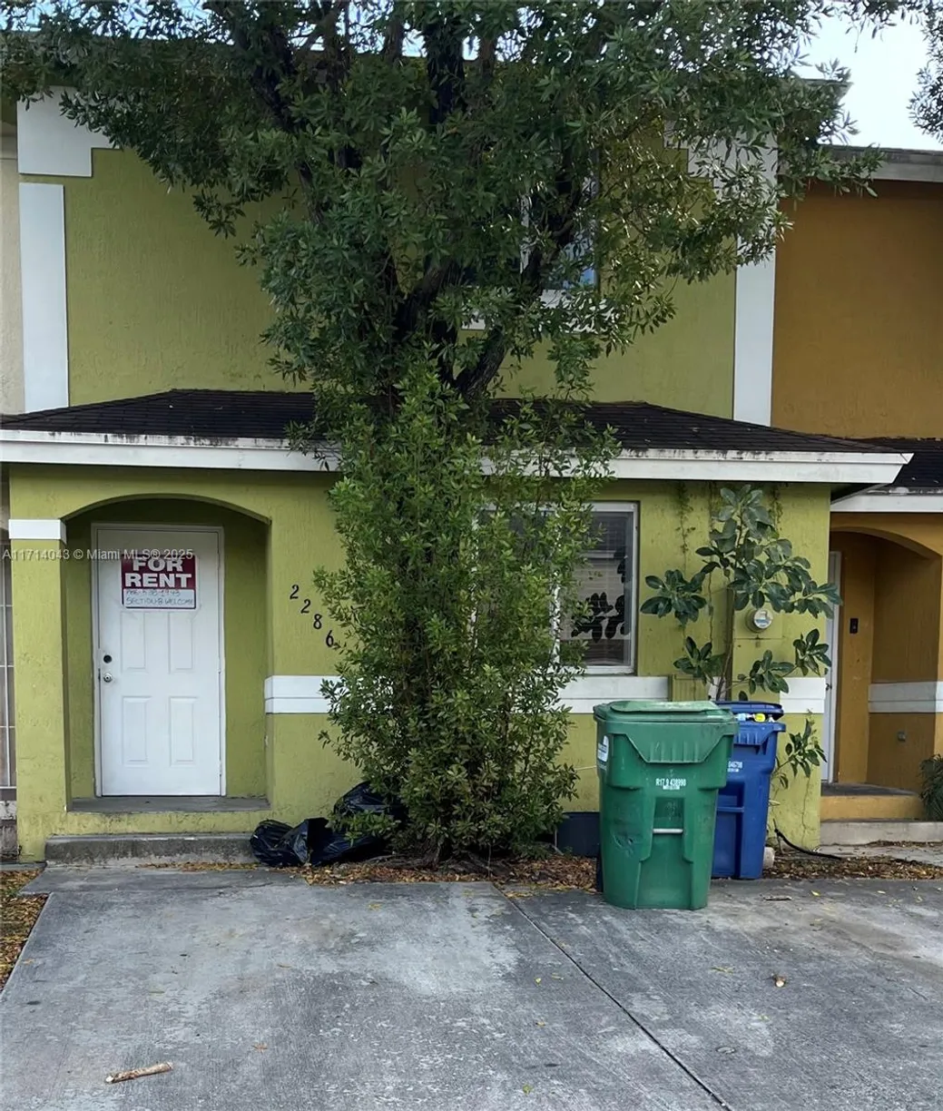 South Florida Real Estate | View  | 3 Beds, 2 Baths