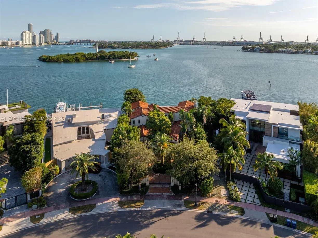 South Florida Real Estate | View 11 E Rivo Alto Dr | Listing