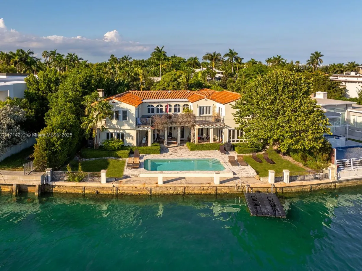 South Florida Real Estate | View 11 E Rivo Alto Dr | Listing