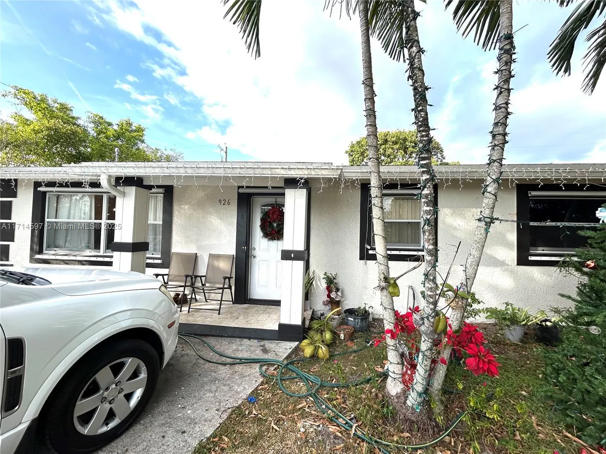 South Florida Real Estate | View 926 S 13th Ave S | Listing