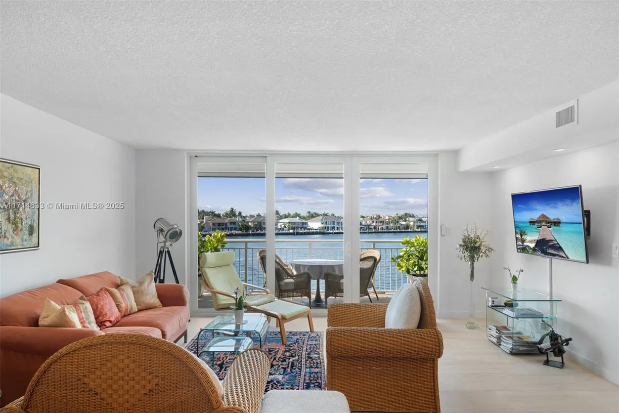 South Florida Real Estate | View 511 Bayshore Dr, 304 | Listing