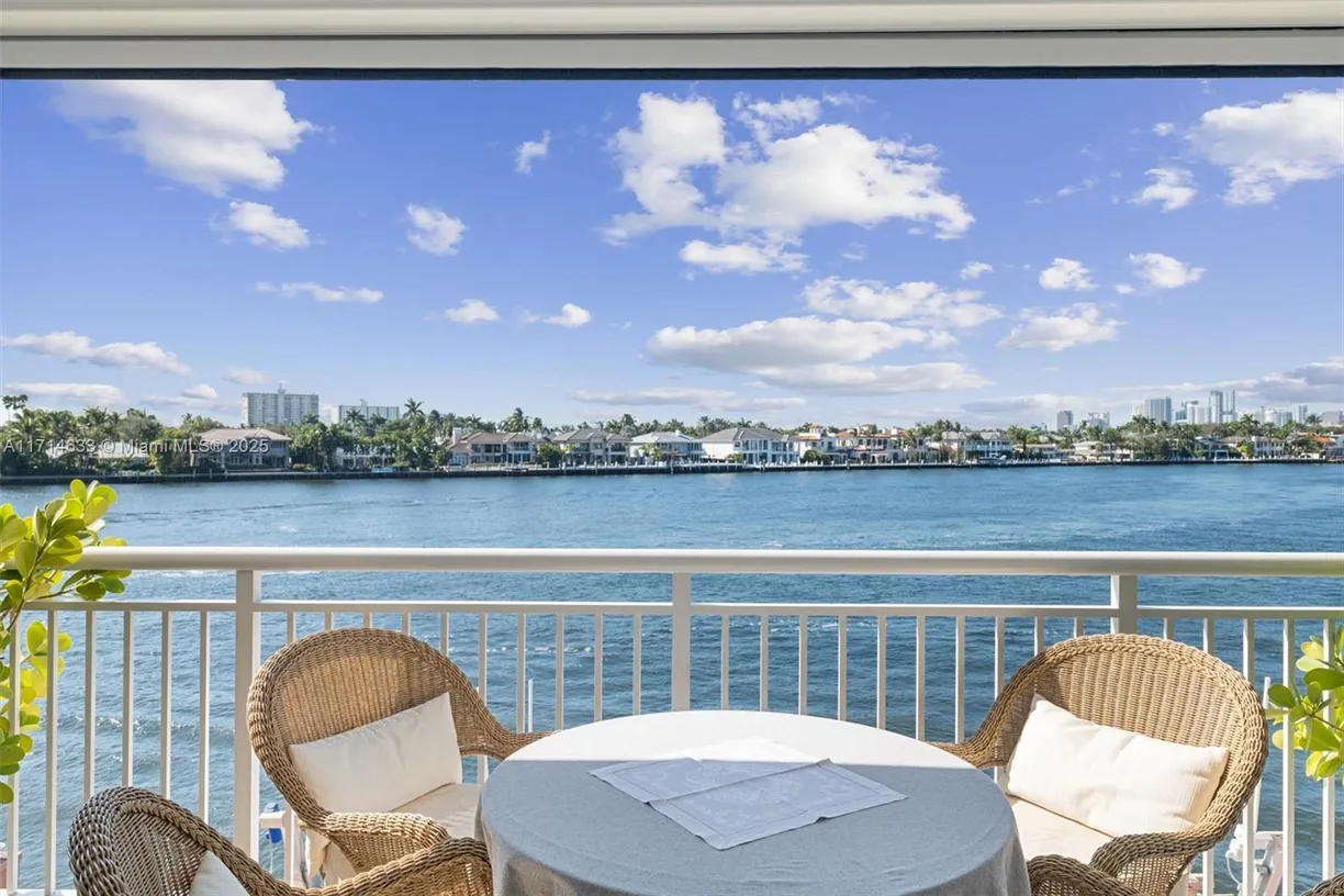 South Florida Real Estate | View 511 Bayshore Dr, 304 | 2 Beds, 2 Baths