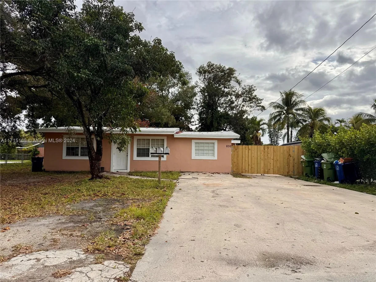 South Florida Real Estate | View 830 SW 6th St, B | 1 Bed, 1 Bath