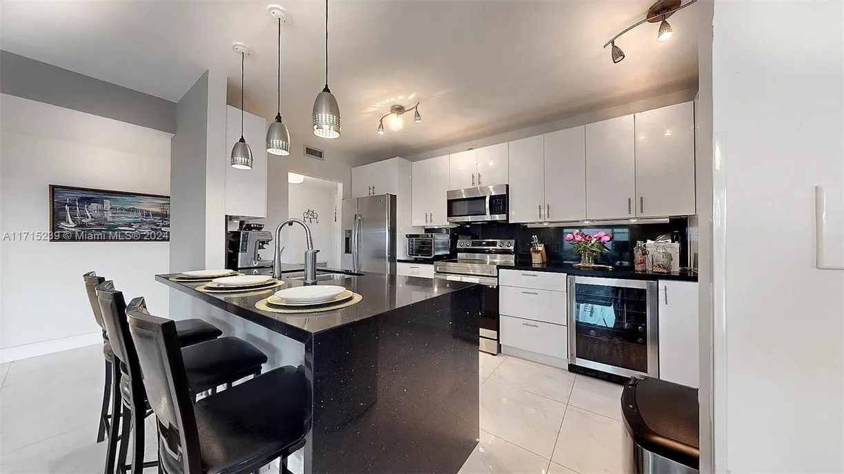 South Florida Real Estate | View 3800 Hillcrest Dr, 902 | 2 Beds, 2 Baths